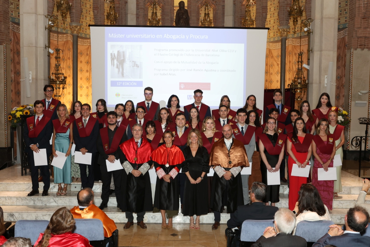 Graduaciones de másteres y postgrados CEU UAO
