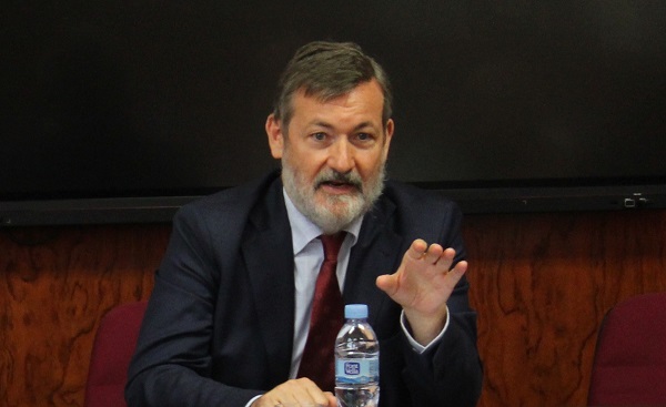 El rector presenta libro en el Instituto Cervantes